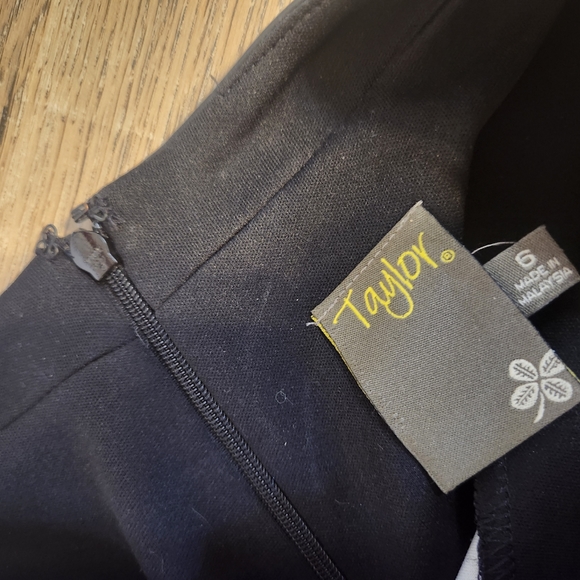 Dress - Picture 3 of 4